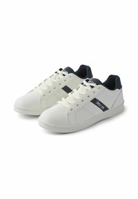 Hvite sneakers med en glatt, syntetisk overdel og marineblå detaljer. Inkluderer hvite snørebånd, lav profil og en polstret såle.
