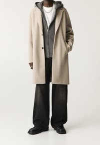 PULL&BEAR Korte frakker - beige