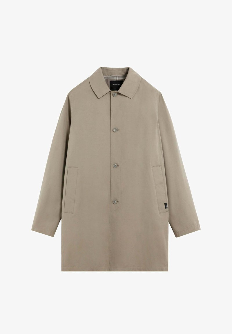Beige, langwerpige jas van gladde stof, met een klassieke kraag, een voorknopsluiting en zijzakken.