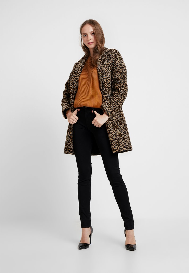 Levi's® 721® HIGH RISE SKINNY - Skinny džíny - schwarz