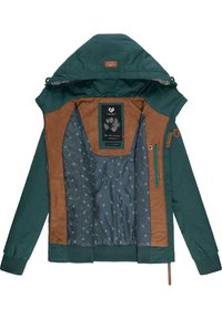 Veste verte avec des accents en suède marron, une capuche et des poignets côtelés. L'intérieur présente une doublure à motif gris avec de petits triangles. Poches zippées.