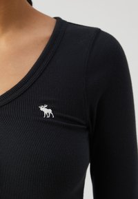 Abercrombie & Fitch LONG SLEEVE ICON HENLEY - Tops ar garām piedurknēm - black