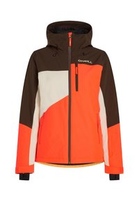 Veste de ski colorée avec capuche, présentant des panneaux marron, orange et blanc. Comprend des poches zippées et un ourlet ajustable.