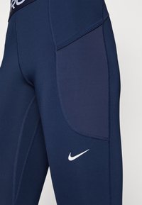 Nike Performance Tajice - obsidian/white