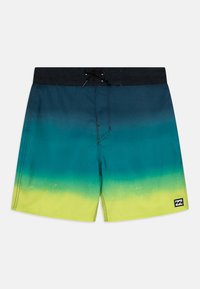 Costumi da bagno da uomo con un design a gradiente che passa dal blu navy al verde fino al giallo. Realizzati in materiale leggero con vita elastica.
