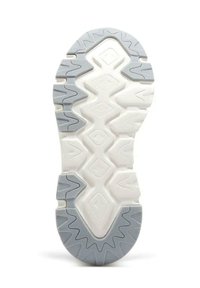 Suola della scarpa con un motivo a zigzag. Base in gomma bianca con accenti grigi. Presenta una presa texturizzata e forme angolari ben definite.