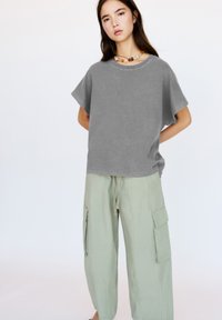 PULL&BEAR SHORT SLEEVE - T-shirt basic - grey
