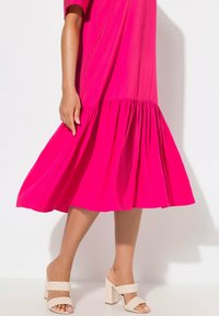 Ulla Popken FLOUNCE PANEL SHORT SLEEVE  - Jurk - pink