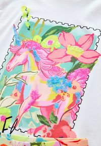 Non sélectionné, white unicorn