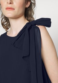 Swing Vestido de cocktail / Vestido de festa - navy