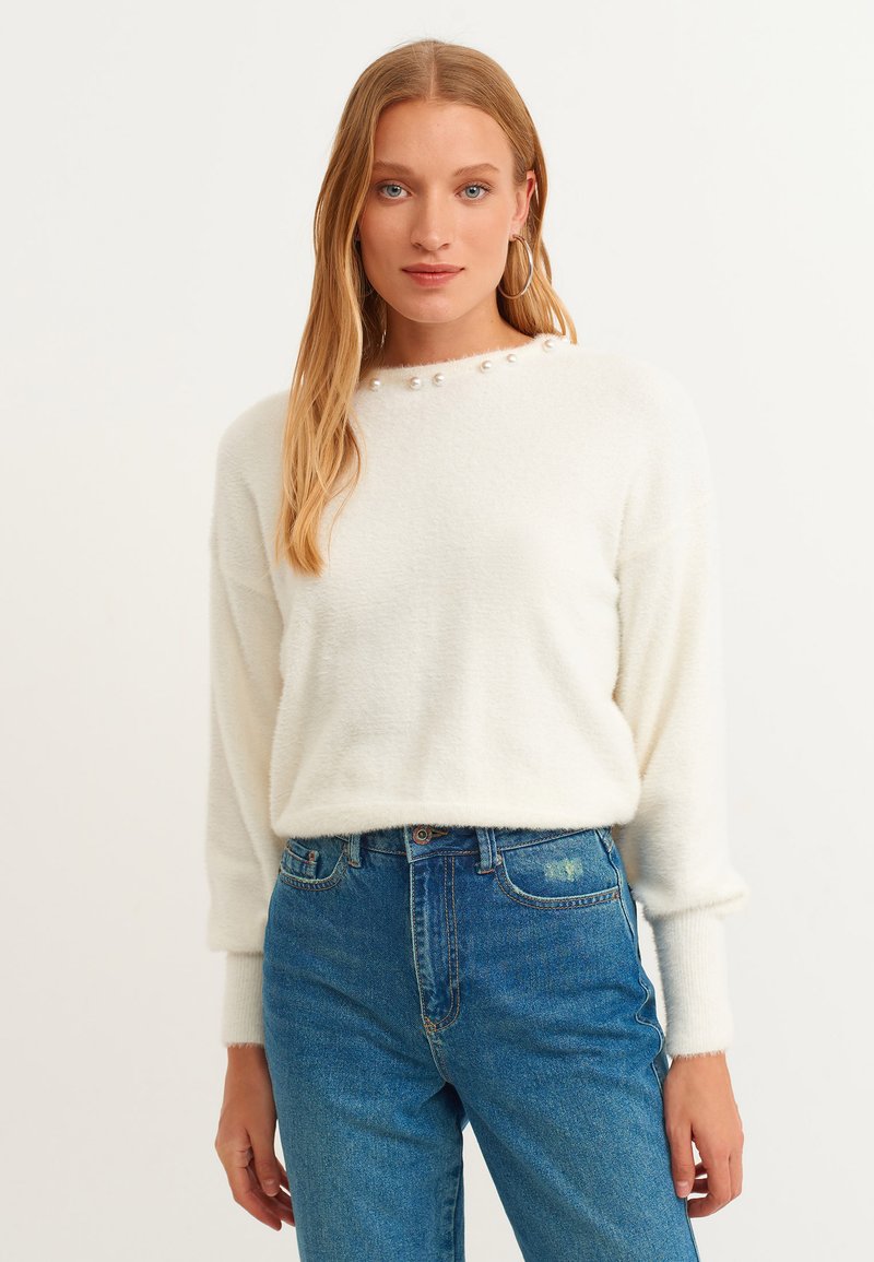 Damen Strickjacken | OXXO Strickpullover ice milk/weiß - IE58866 Damen Strickjacken | OXXO Strickpullover ice milk/weiß - IE58866
