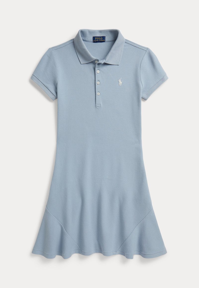 Hellblaues Polo-Kleid mit kurzen Ärmeln, Kragen, vier Knöpfen, ausgestelltem Saum und kleinem weißem gesticktem Logo auf der Brust.