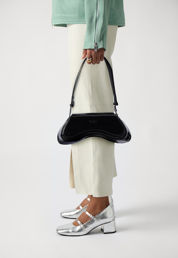 PLAY CROSSBODY - Handtasche