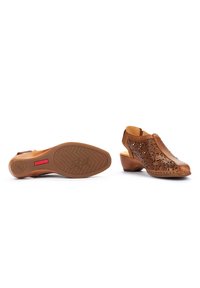 Pikolinos ROMANA - Sandalias - light brown