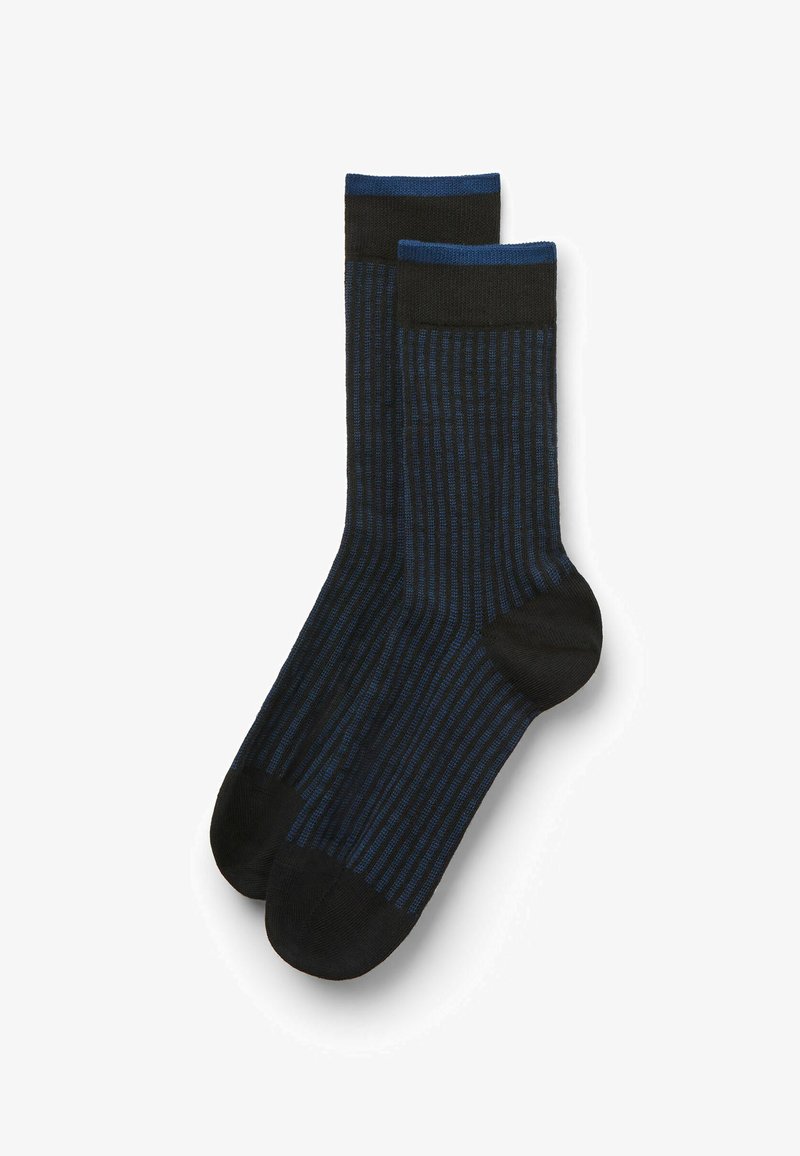 Calcetines de algodón a rayas negras y azul oscuro con textura acanalada, talón y punta en negro sólido, y puño en azul oscuro.