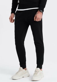 Ombre SET OF KANGAROO  - Chándal - black