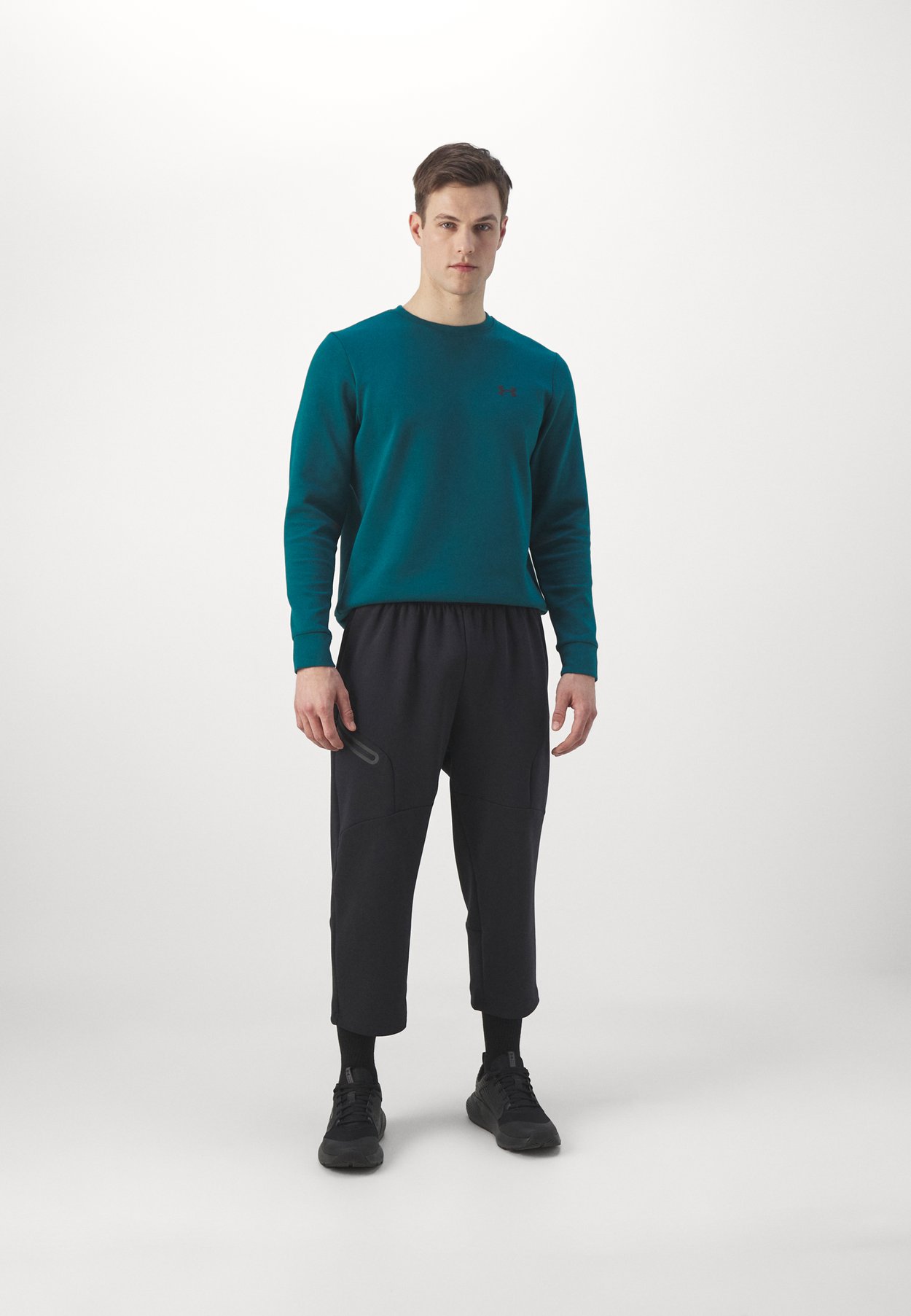 UNSTOPPABLE BAGGY CROP