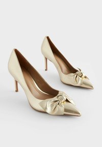 Next FOREVER COMFORT BOW MID COURT  - REGULAR FIT - Klasické lodičky - mottled yellow