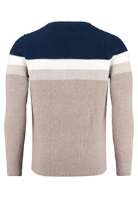 Maglione a maniche lunghe in maglia con un design a blocchi di colore in blu navy, bianco e beige. Tessuto testurizzato con scollatura a girocollo e orlo a costine.