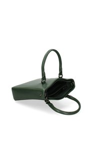 Borsa sintetica verde con una forma triangolare strutturata. Presenta due manici arrotondati e un'apertura con zip, che rivela tasche interne.
