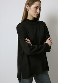 Touché Privé TURTLENECK  - Pulover - black