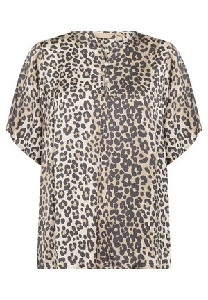 Blouse à imprimé léopard beige et noir, avec un col rond, des manches courtes et trois boutons décoratifs sur le devant. Texture lisse.