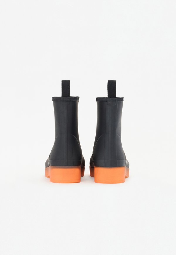 MENS PLAY SHORT BOOT - Wellies3