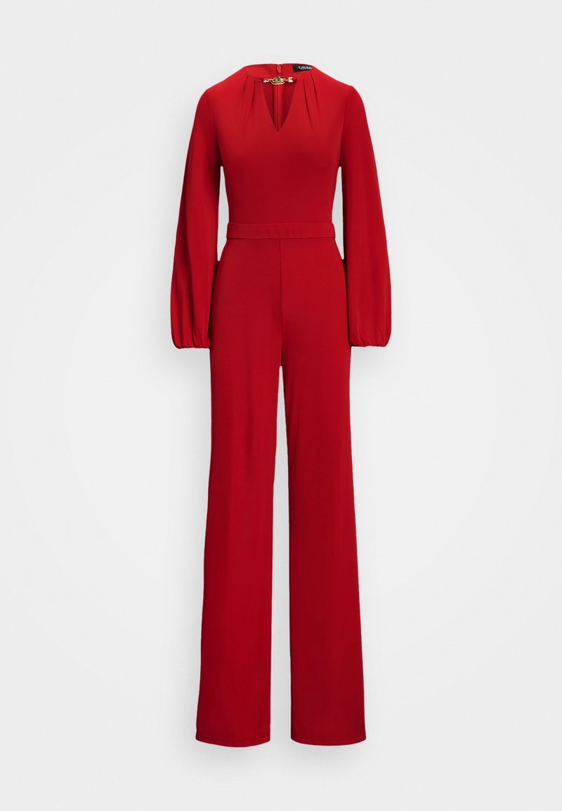 Combinaison rouge à manches longues avec jambes larges, taille cintrée, encolure en V devant et détail de fermoir doré au col.