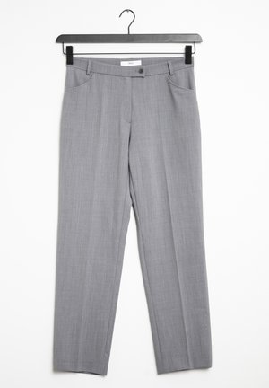 Pantaloni grigi chiaro a gamba dritta su una gruccia nera. Realizzati in tessuto intrecciato con una sottile texture, con tasche laterali e chiusura con bottone.