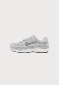 Επιλέχθηκε, pure platinum/cool grey/wolf grey-summit white