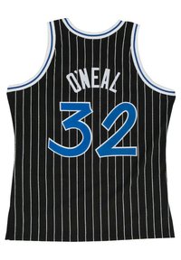 Maglia da basket nera con strisce verticali bianche, numero "32" blu e nome "O'NEAL" sul retro. Collo rotondo con bordi blu.