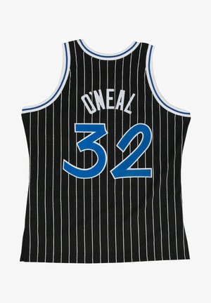 Schwarzes Basketball-Trikot mit weißen vertikalen Streifen, blauer Nummer "32" und dem Namen "O'NEAL" auf dem Rücken. Rundhals mit blauer Paspelierung.