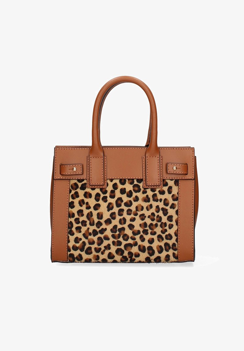 Borsa a tracolla in pelle color cuoio con pannello testurizzato a stampa leopardata, due manici superiori e forma rettangolare. Presenta dettagli hardware in tonalità oro.