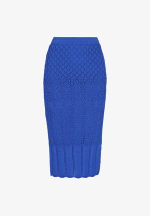 Pletená modrá ceruzková sukňa s diamantovým vzorom, rebrovaným pásom a rebrovaným lemem, vyrobená z pružného materiálu pre pohodlie.