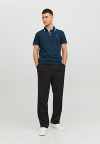 Jack & Jones PAULOS SS NOOS - Poloshirt - sailor blue
