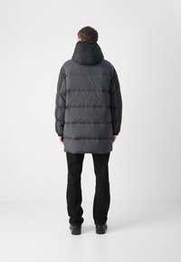 Tommy Jeans TWO TONE - Manteau en duvet - black