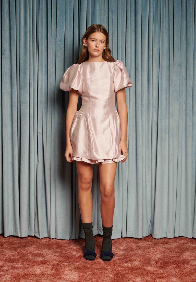 light pink dress with red shoes How to wear cherry red shoes