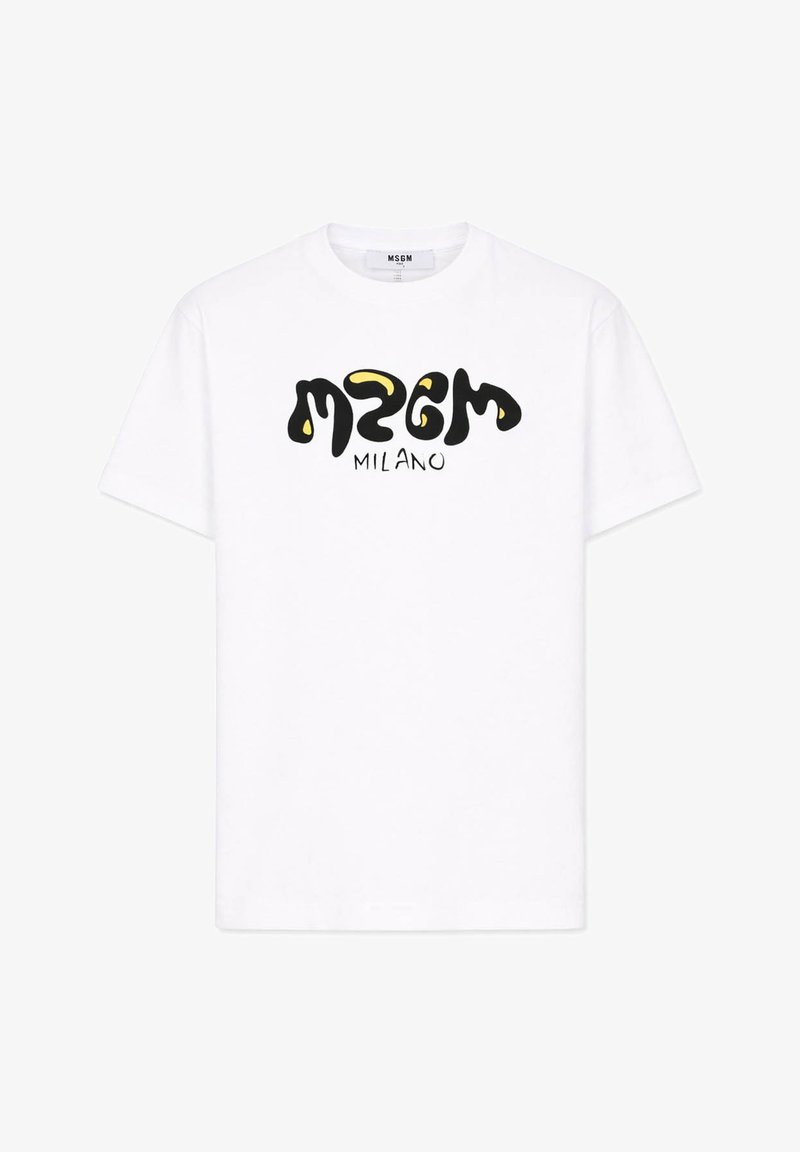 T-shirt blanc à manches courtes avec texte abstrait "MSGM" en noir et jaune, au-dessus de "MILANO", imprimé sur la poitrine.
