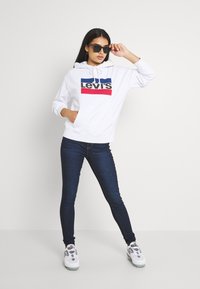 Levi's® GRAPHIC STANDARD - Sweatshirt - white