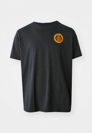 Under Armour CLUB  - Print T-shirt - black/squad orange