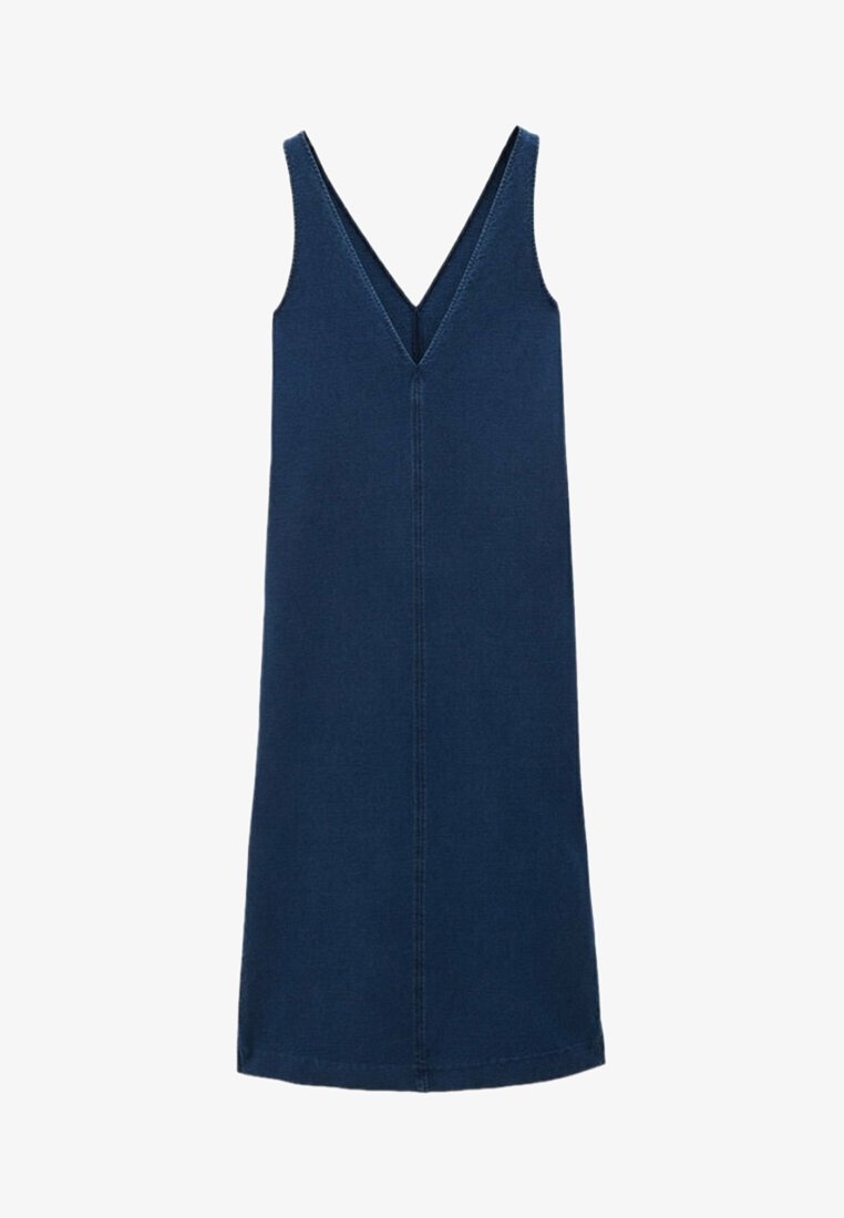 Robe en jean bleu foncé avec un décolleté en V, sans manches et une silhouette droite. Présente des coutures visibles et une couture centrale.