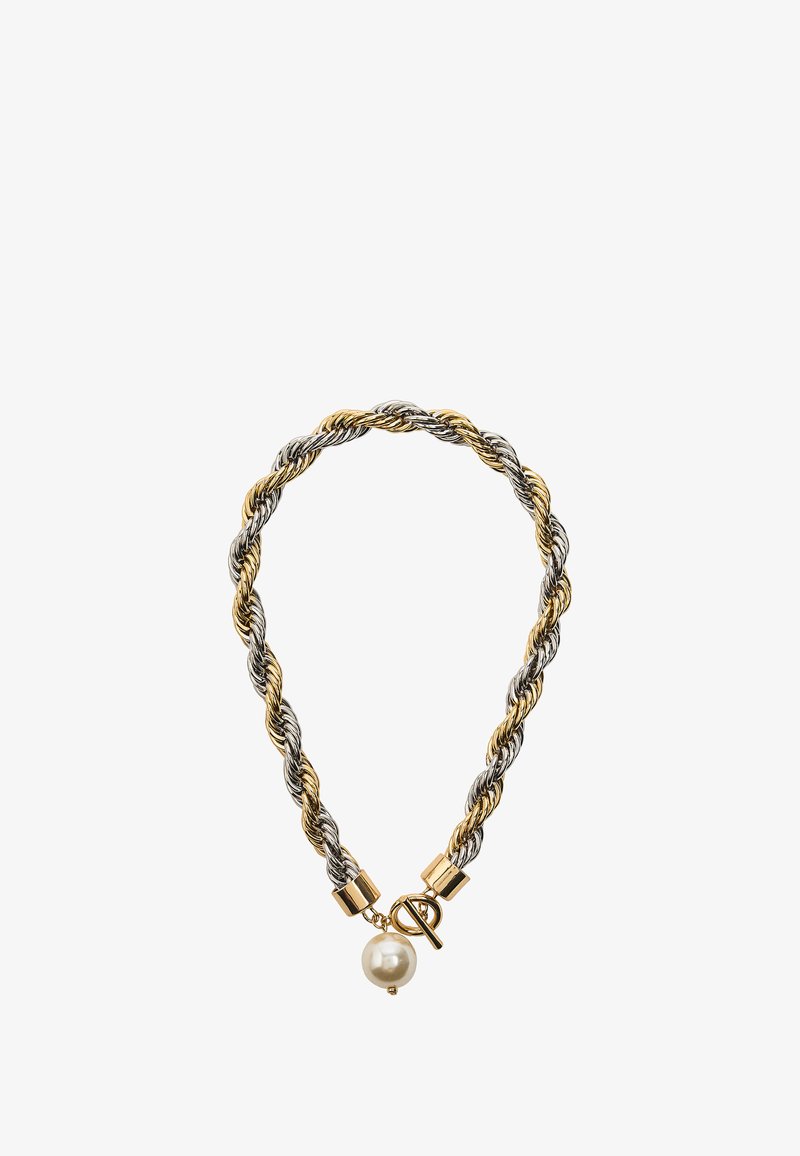 Skręcony naszyjnik wykonany ze srebra i metalu w odcieniu złotym, z zapięciem z perłowym akcentem i dekoracyjnym metalowym detalem.