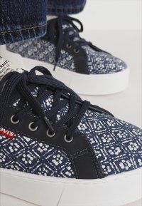 Levi's® TIJUANA 2.0 - Treniņu apavi - navy blue