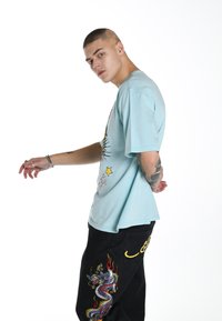 Thumbnail Image 5