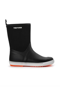 Botas impermeables negras con un cuerpo de goma suave, acentos blancos, suela texturizada naranja y parte superior con marca. Asa ajustable en la parte trasera.