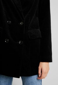 Vero Moda Cappotto corto - black