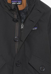 Patagonia BOYS INSULATED ISTHMUS - Vinterjacka - ink black