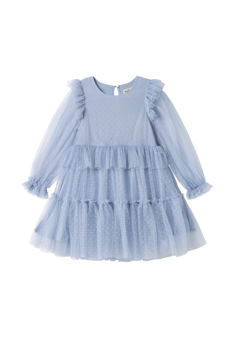Robe bleu clair en tulle superposé avec texture à pois, manches bouffantes longues, accents de volants et fermeture par trou de serrure à l'arrière.