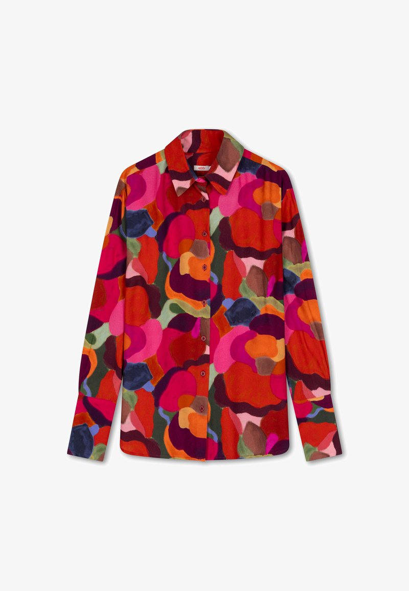 Langarmshirt van zachte stof met een levendig bloemenpatroon in rode, roze, groene, blauwe en bruine tinten; knoopsluiting met één knop.