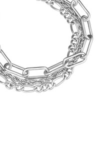 Hõbedane kettkaelakee, millel on erinevad lingistiilid, sealhulgas suured ja väikesed ovaalsed lingid, poleeritud viimistluse ja erinevate tekstuuridega.